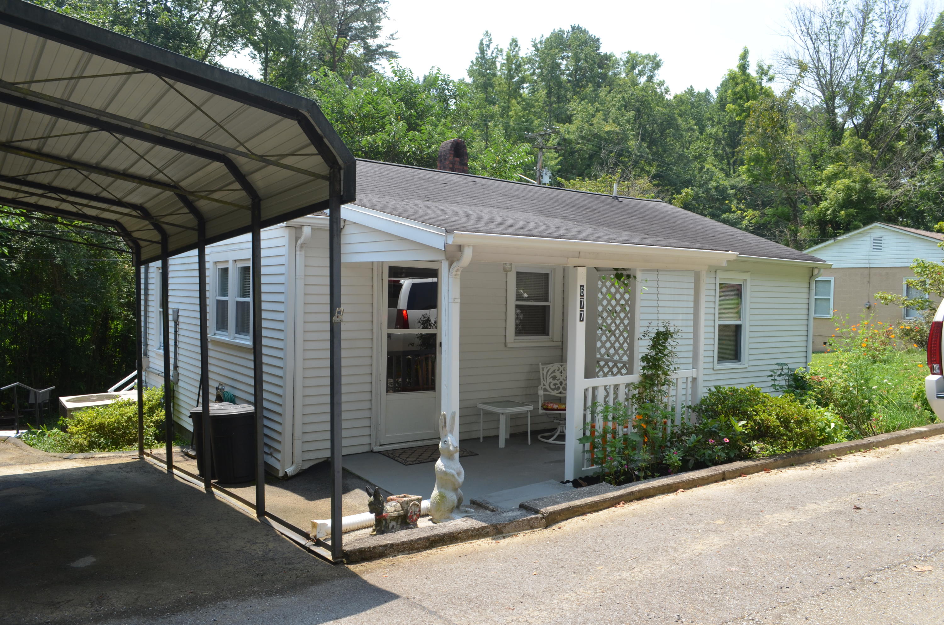 677 Hen Valley Road Oliver Springs, TN 37840 - Photo 1 of 16 677henvalleycloseFRT