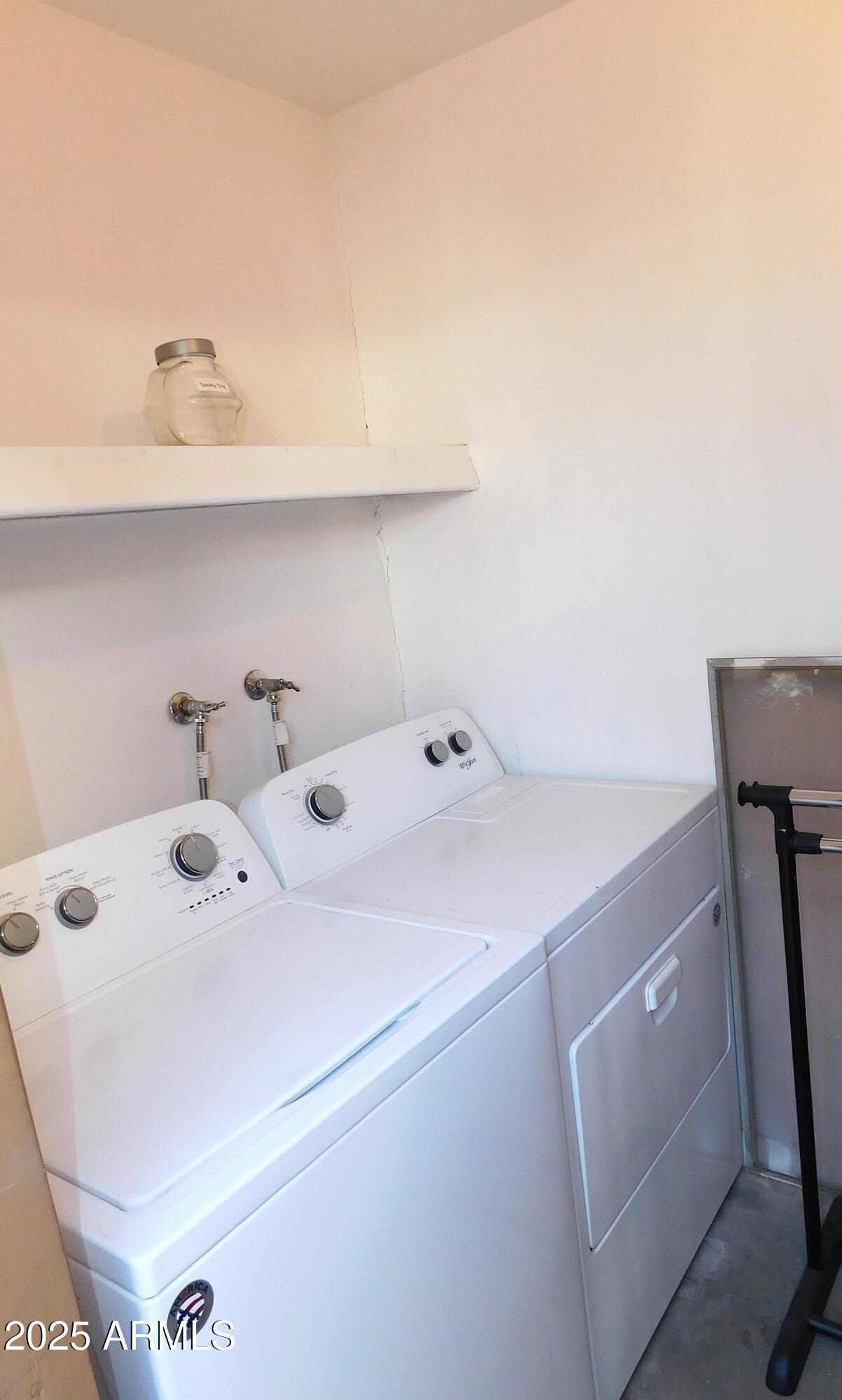 520 South Evergreen Road Tempe, AZ 85288 - Photo 23 of 24 a utility room with dryer and washer