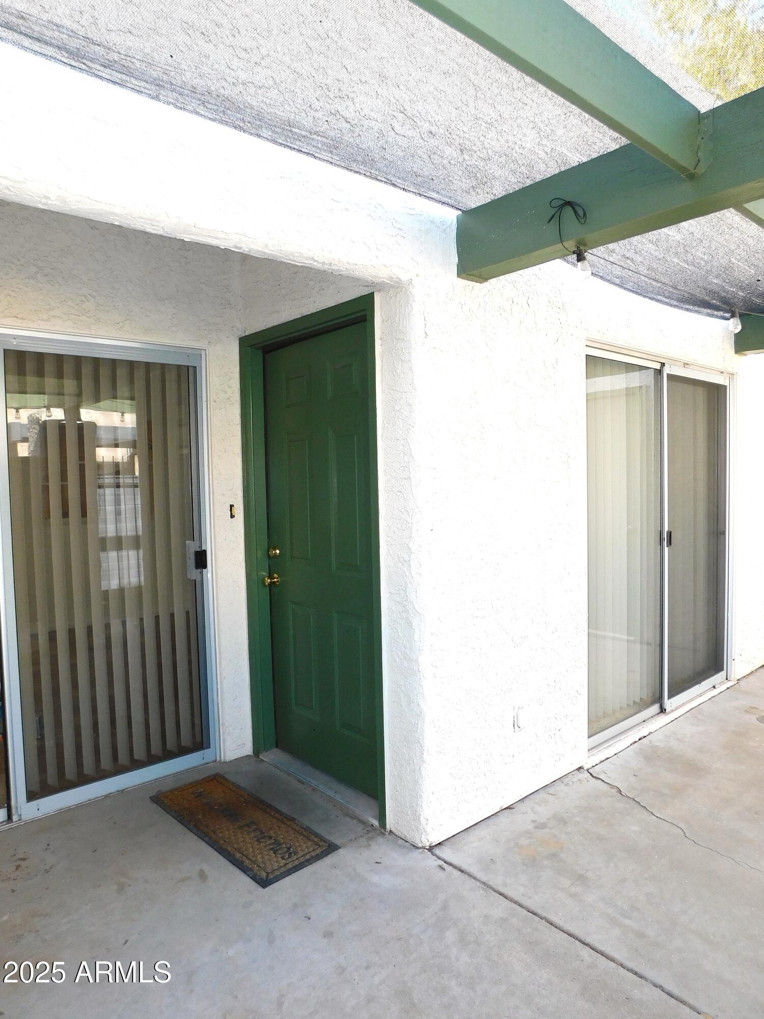 520 South Evergreen Road Tempe, AZ 85288 - Photo 3 of 24 a backyard of a house