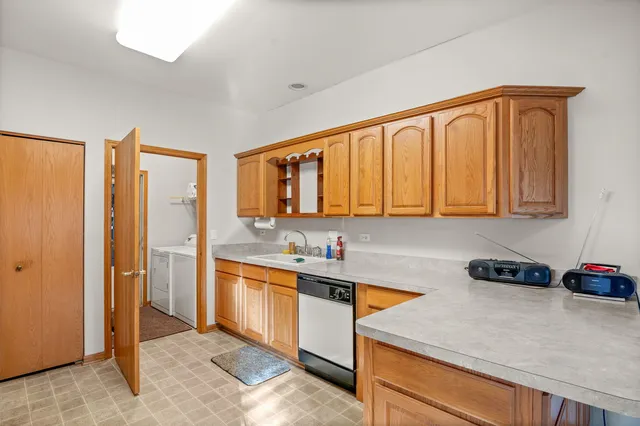 $299,900 | 20965 West Snowberry Lane, Plainfield, IL 60544