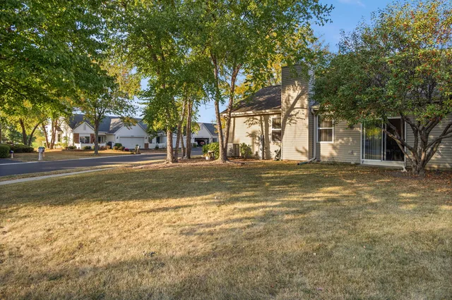 $299,900 | 20965 West Snowberry Lane, Plainfield, IL 60544