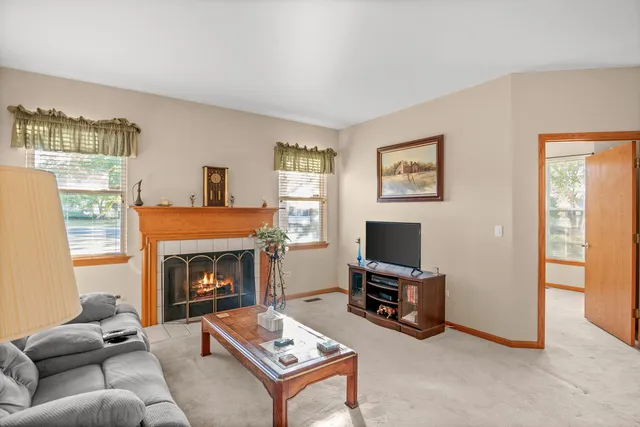 $299,900 | 20965 West Snowberry Lane, Plainfield, IL 60544