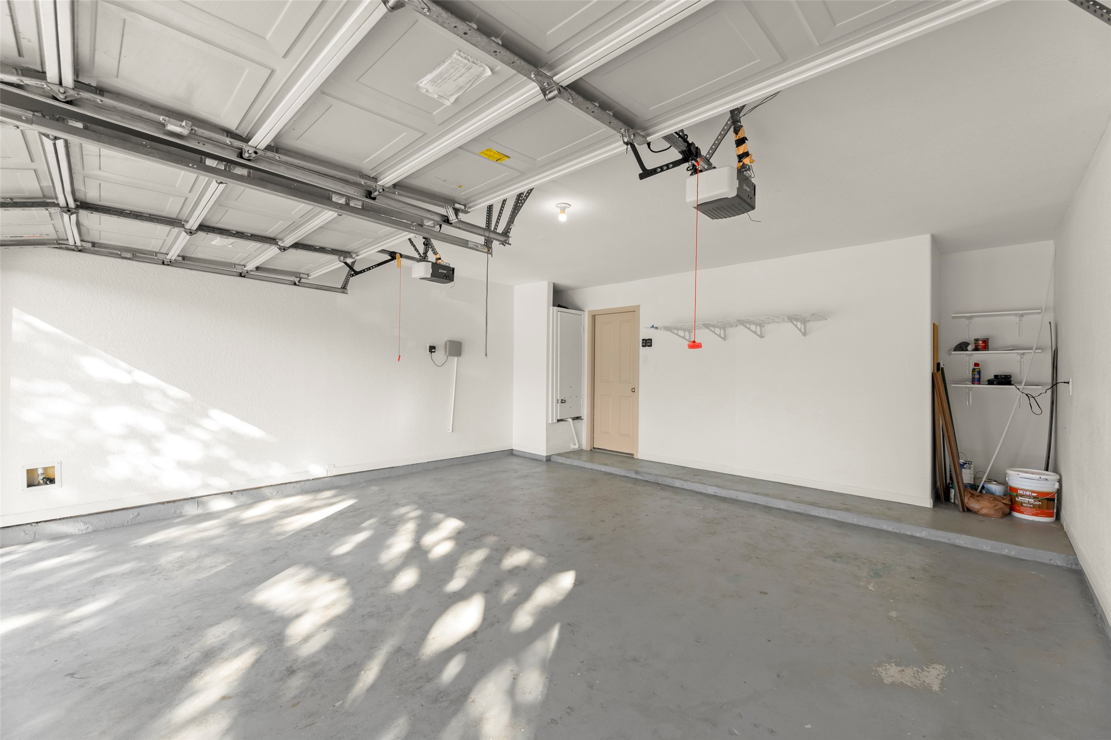 3406 Inverness Path Lane Houston, TX 77053 - Photo 30 of 34 a view of a garage