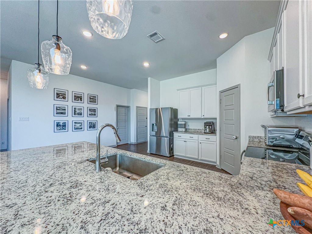 10022 Cauthon Cove Killeen, TX 76542 - Photo 5 of 16