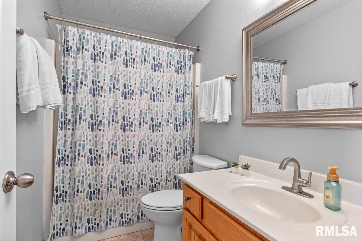 2816 Haggard Drive Springfield, IL 62711 - Photo 4 of 32