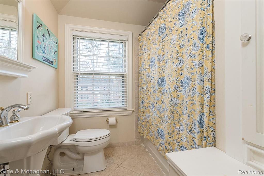 251 Moran Road Grosse Pointe Farms, MI 48236 - Photo 36 of 47