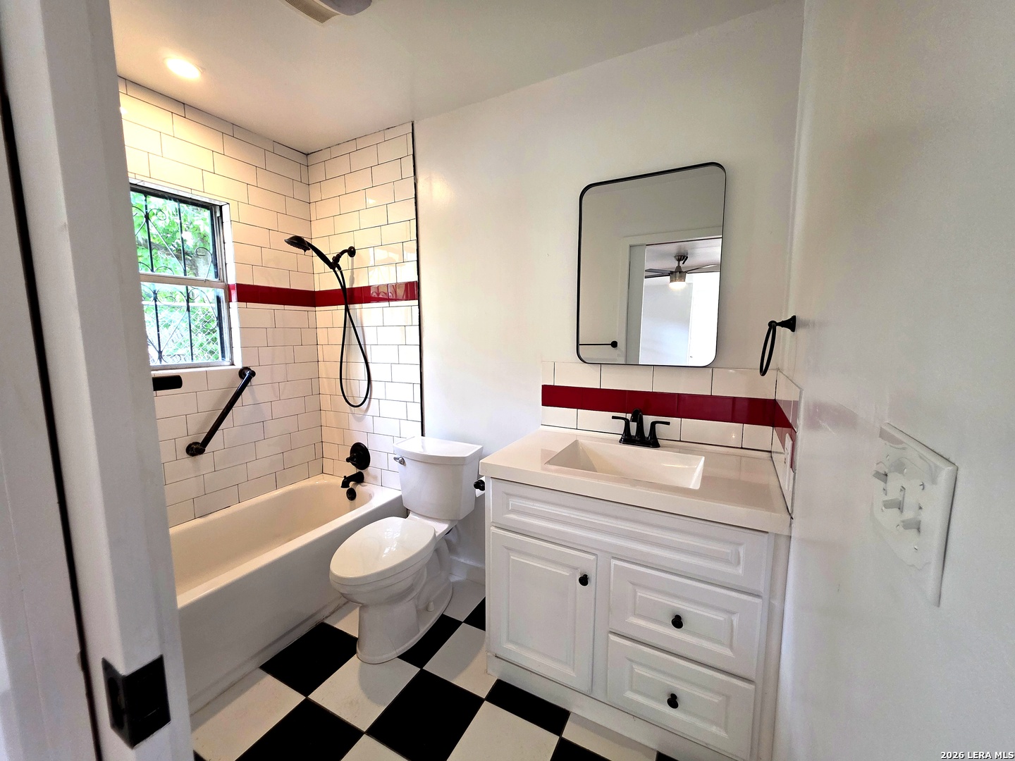 1060 Gardner Road Austin, TX 78721 - Photo 13 of 21