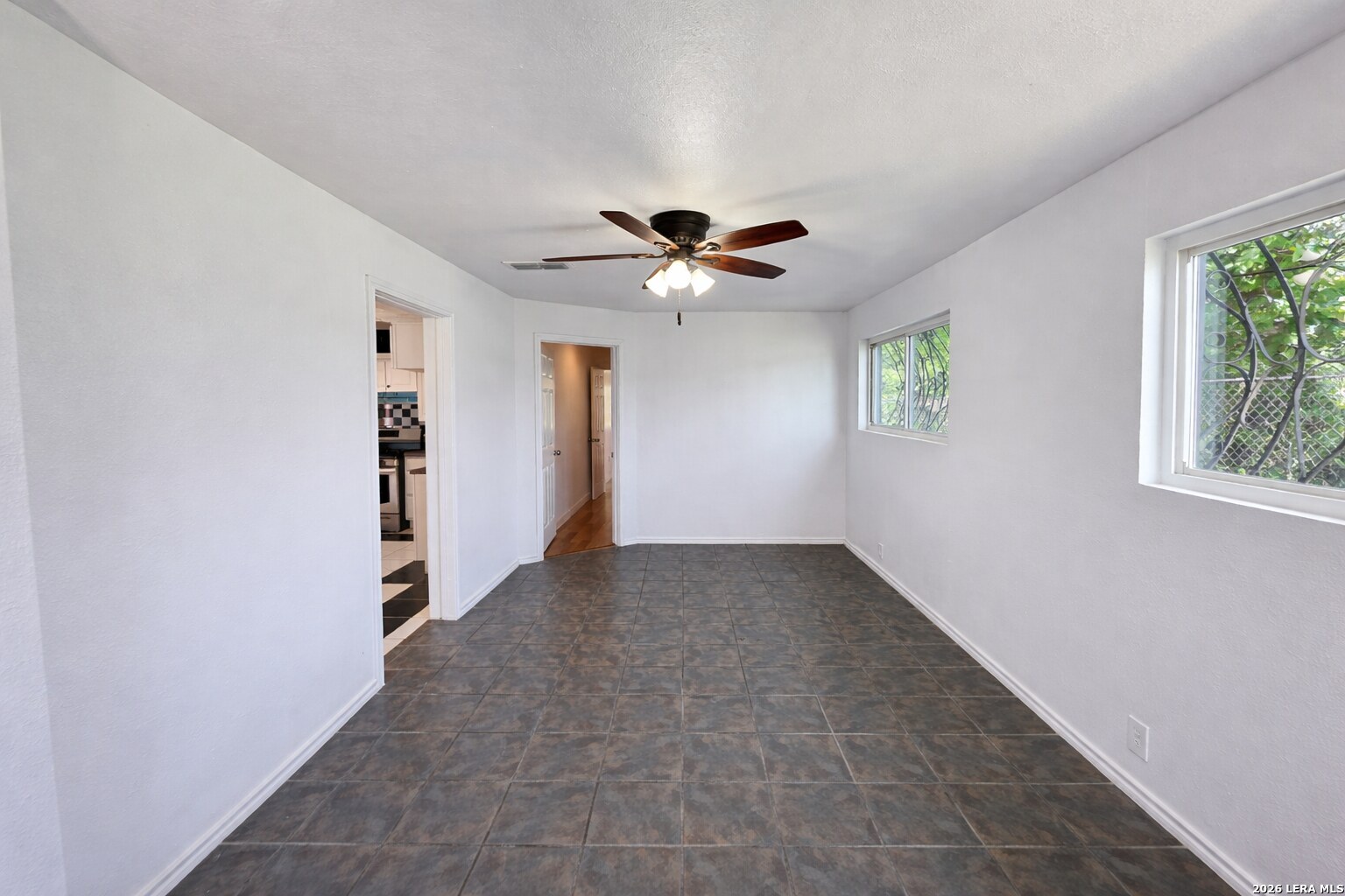 1060 Gardner Road Austin, TX 78721 - Photo 3 of 21