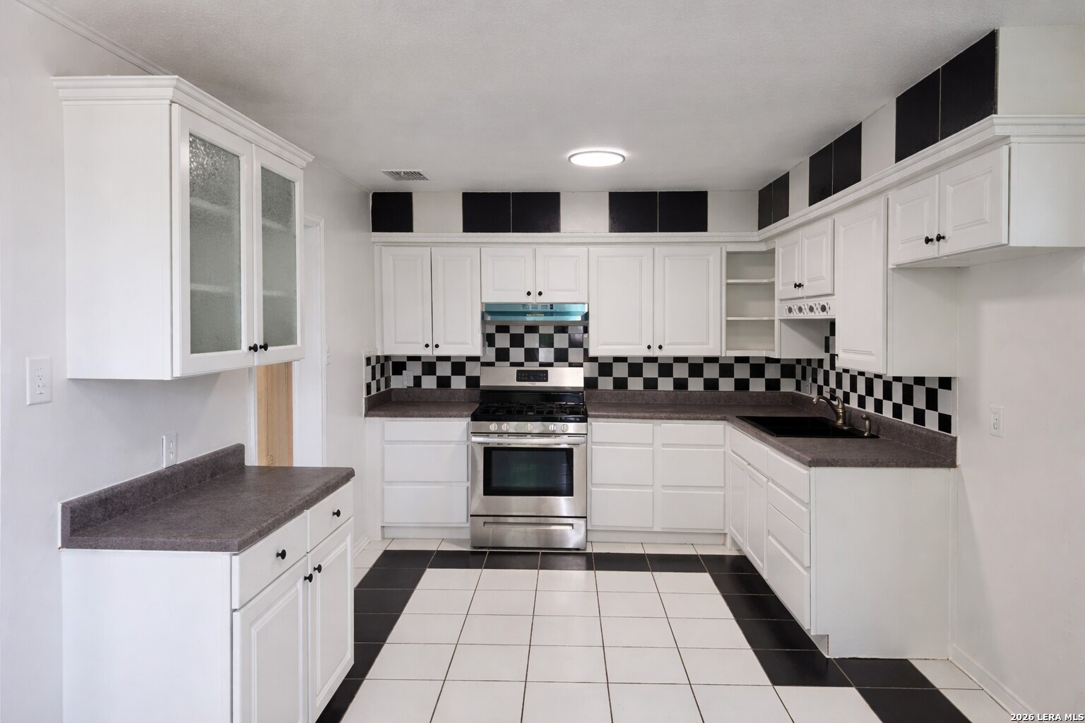 1060 Gardner Road Austin, TX 78721 - Photo 5 of 21