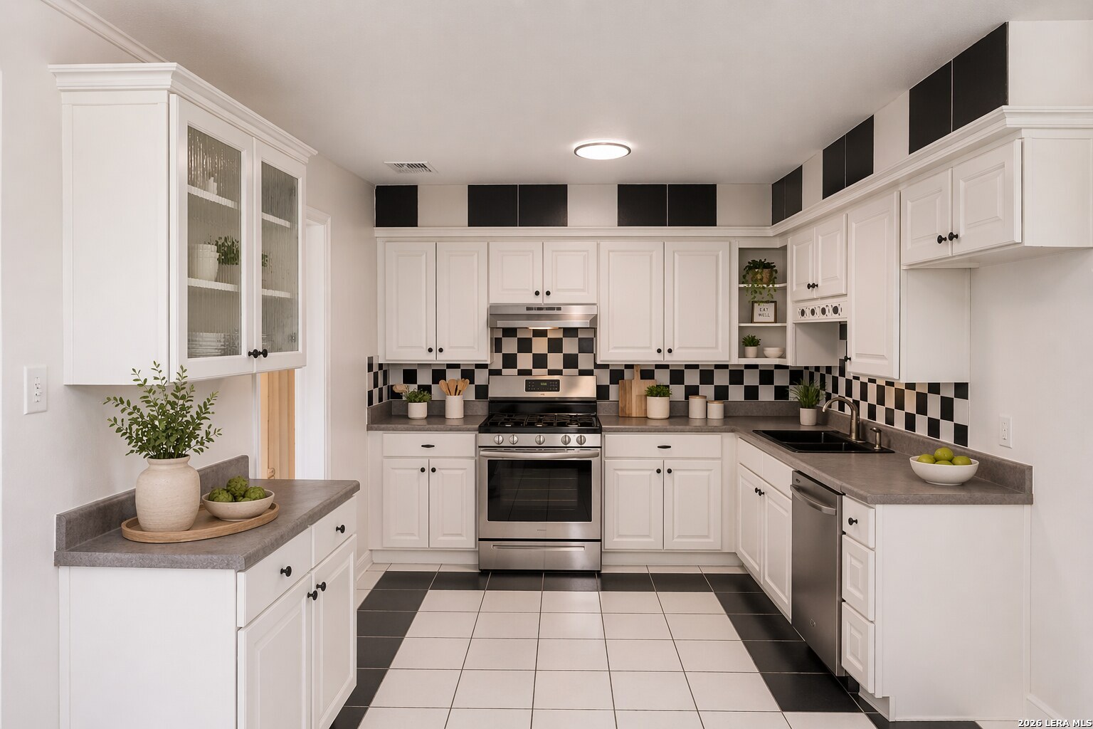 1060 Gardner Road Austin, TX 78721 - Photo 6 of 21