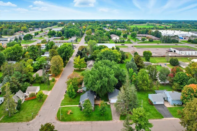 $307,500 | 805 8th Street Southwest, Pine City, MN 55063