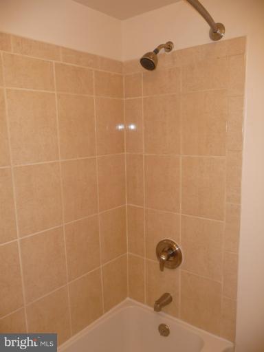 5236 West Running Brook Road, Unit 301 Columbia, MD 21044 - Photo 4 of 20 Bath (Master)