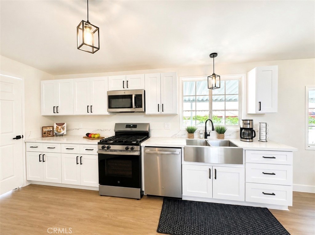 1638 Calavo Road, Unit 63 Fallbrook, CA 92028 - Photo 14 of 15 Kitchen