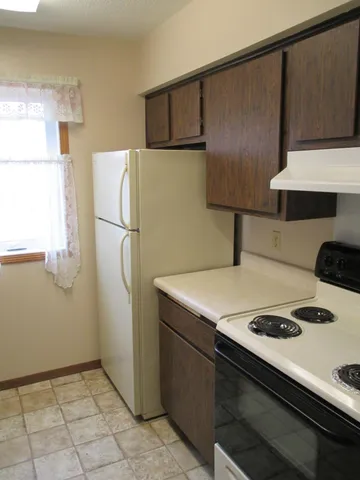 $633 | 480 West Main Street, Unit B8, Osakis, MN 56360