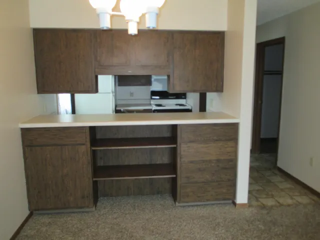 $633 | 480 West Main Street, Unit B8, Osakis, MN 56360