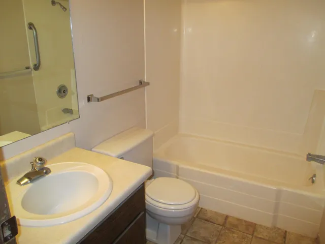 $633 | 480 West Main Street, Unit B8, Osakis, MN 56360