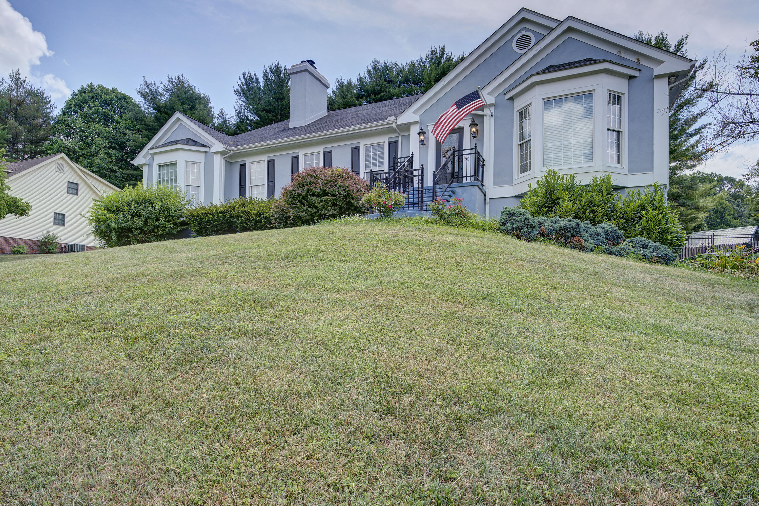 405 Gaffney Road Bristol, TN 37620 - Photo 5 of 41 Gaffney--36