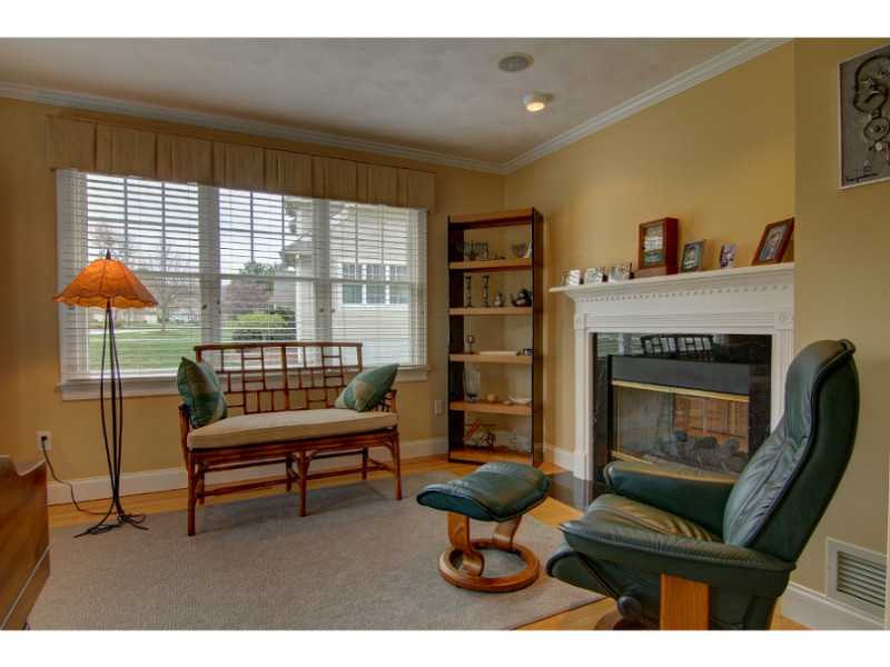 19 Channel View, Unit 1 Warwick, RI 02889 - Photo 16 of 25 Studio/Study/Office.