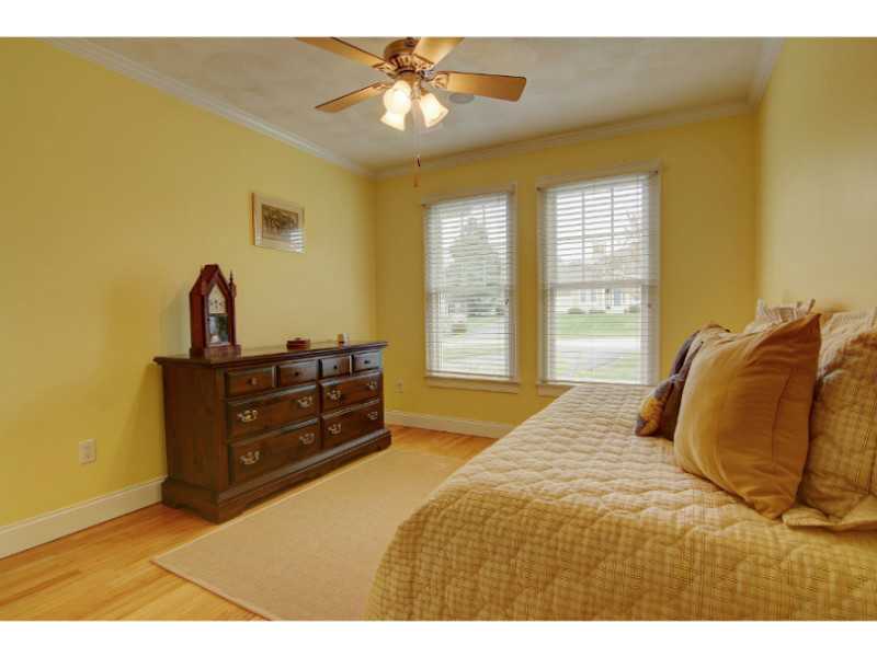 19 Channel View, Unit 1 Warwick, RI 02889 - Photo 21 of 25 Bedroom.
