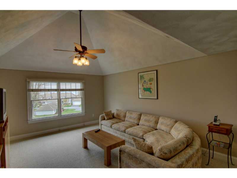 19 Channel View, Unit 1 Warwick, RI 02889 - Photo 23 of 25 Den/Family/Great Room.