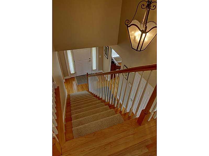 19 Channel View, Unit 1 Warwick, RI 02889 - Photo 5 of 25 Entry.