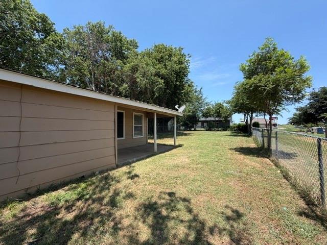 105 2nd Valley View, TX 76272 - Photo 10 of 17