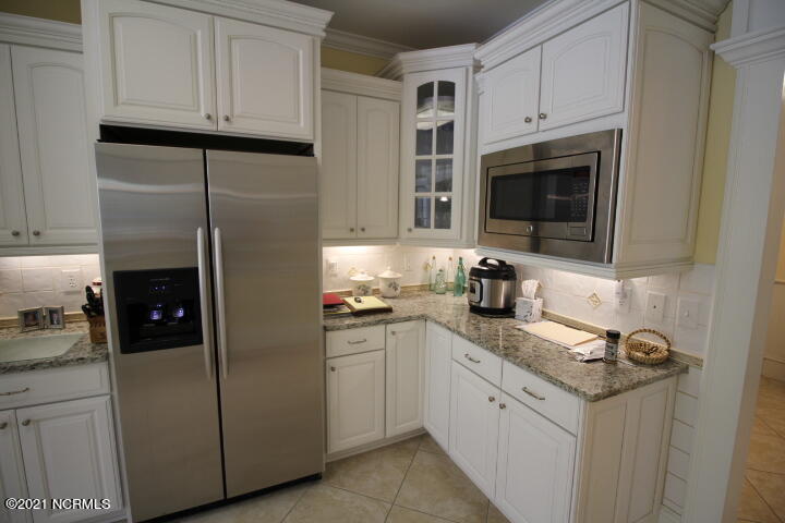 25 Gables Road New Bern, NC 28562 - Photo 23 of 52 luxury kitchen