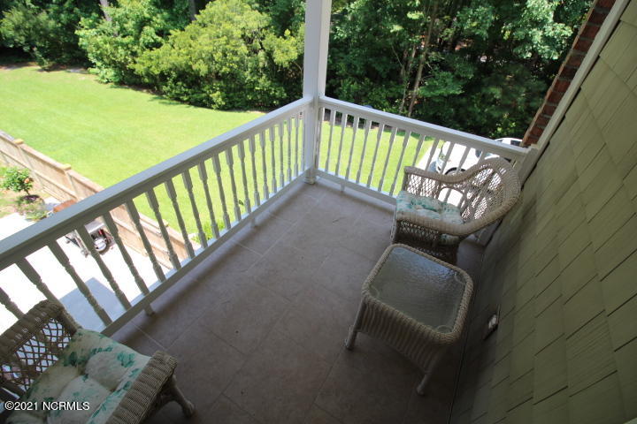25 Gables Road New Bern, NC 28562 - Photo 35 of 52 master balcony