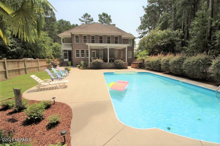 25 Gables Road New Bern, NC 28562 - Photo 5 of 52 pool