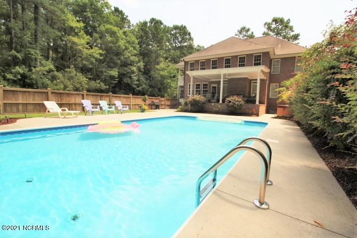 25 Gables Road New Bern, NC 28562 - Photo 6 of 52 pool