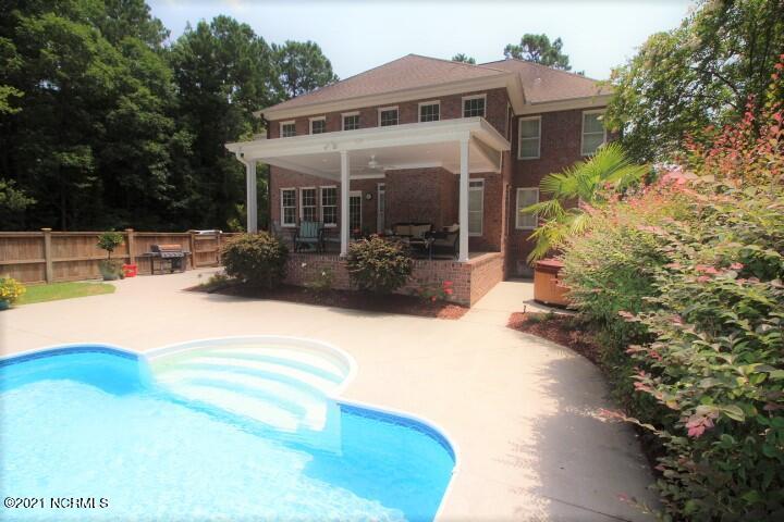 25 Gables Road New Bern, NC 28562 - Photo 7 of 52 pool
