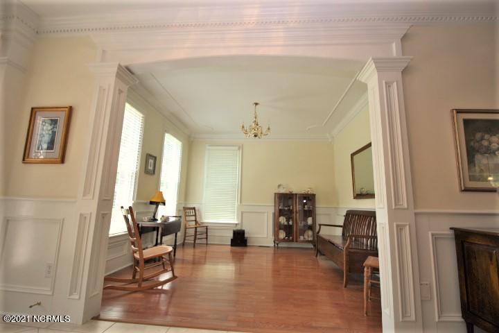 25 Gables Road New Bern, NC 28562 - Photo 9 of 52 extraordinary trim
