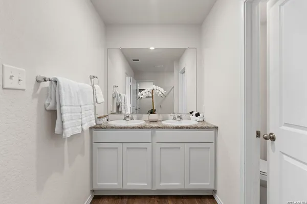 $1,800 | 1243 Yellow Warbler Run, San Antonio, TX 78253