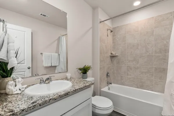 $1,800 | 1243 Yellow Warbler Run, San Antonio, TX 78253