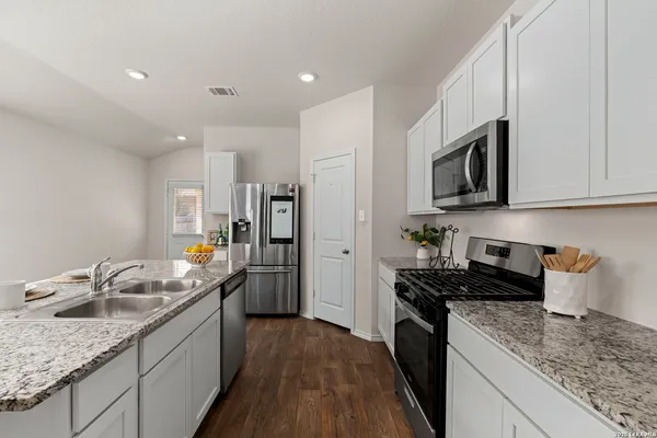 $1,800 | 1243 Yellow Warbler Run, San Antonio, TX 78253