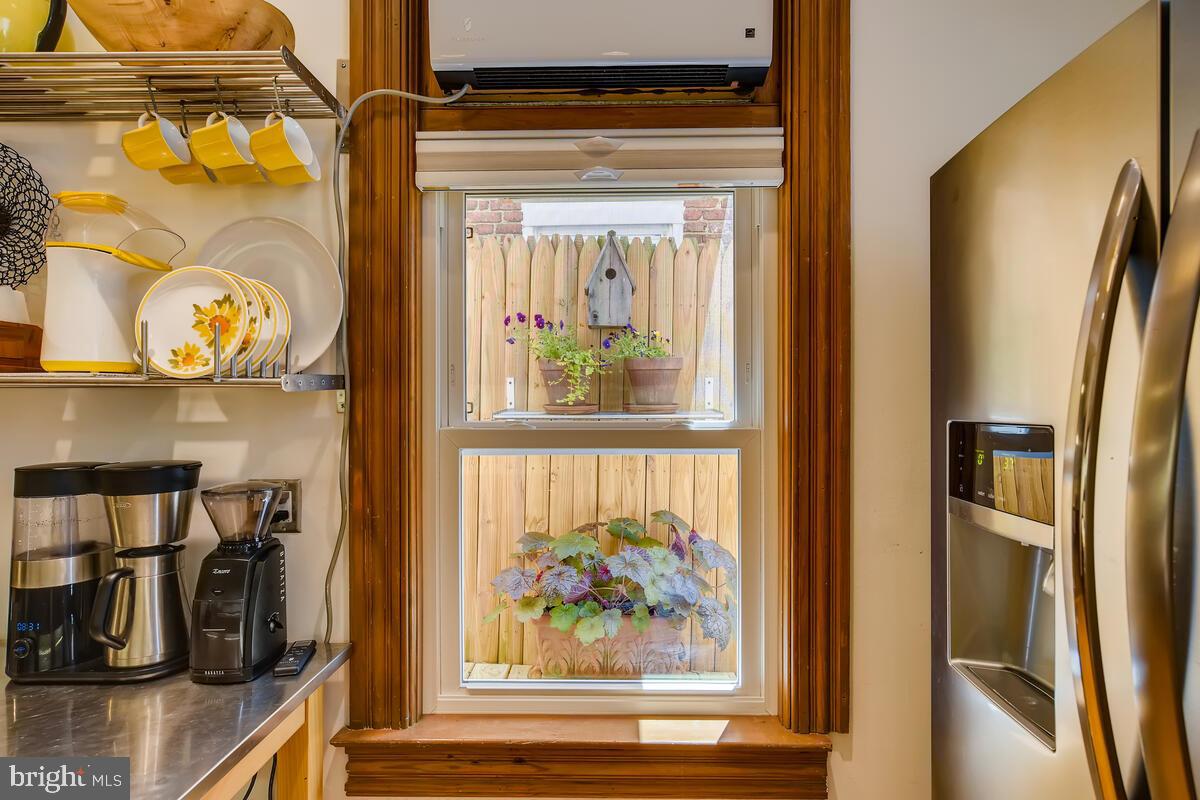 3204 Keswick Road Baltimore, MD 21211 - Photo 4 of 29 Original window frames throughout