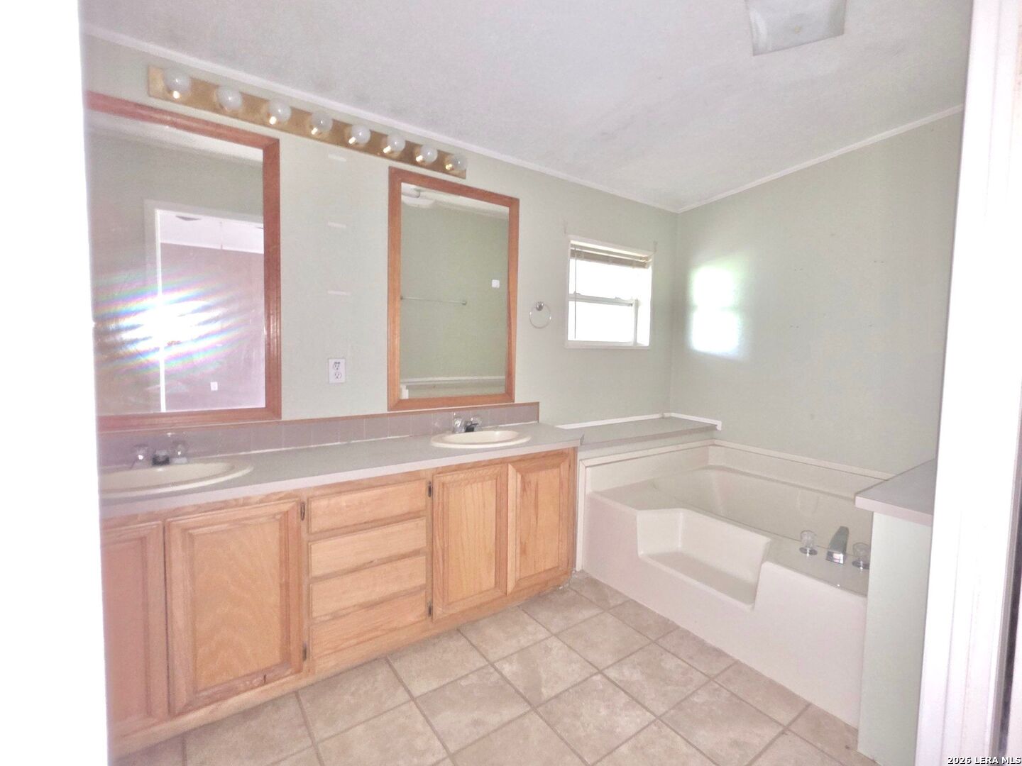 635 East Ditto Road Poteet, TX 78065 - Photo 10 of 22