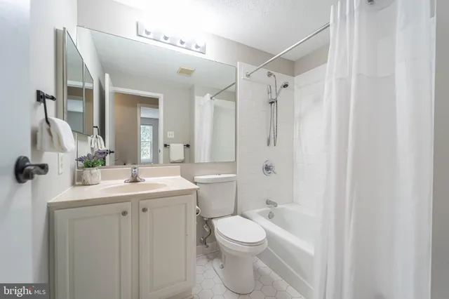 $449,900 | 6922 Pinecrest Road, Catonsville, MD 21228