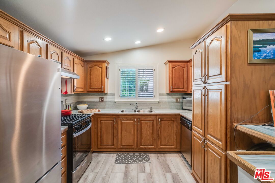 146 Apache Topanga, CA 90290 - Photo 2 of 20