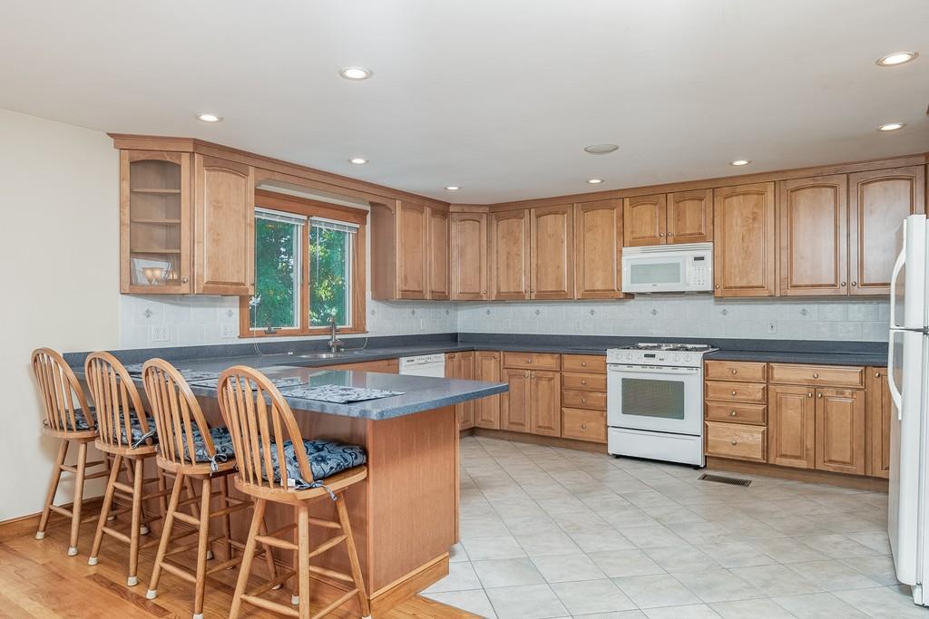 18 Ledge Hill Road Boston, MA 02132 - Photo 14 of 34