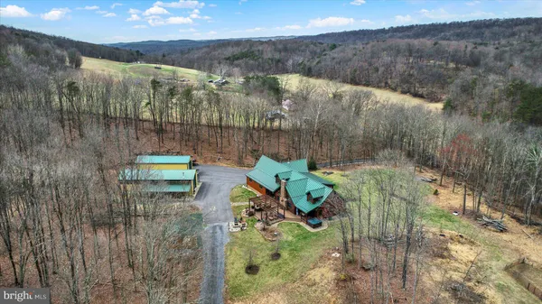 $1,399,500 | 1560 Rhine Hollow Road, East Waterford, PA 17021