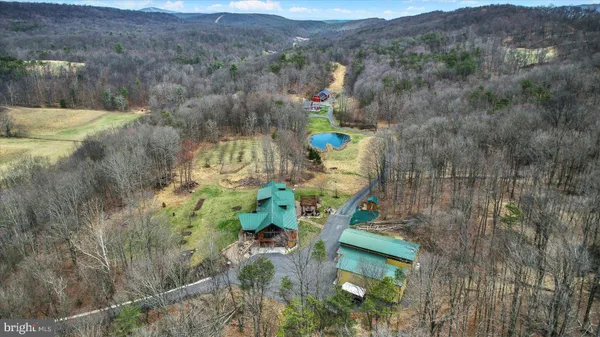 $1,399,500 | 1560 Rhine Hollow Road, East Waterford, PA 17021