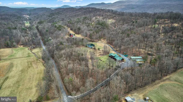 $1,399,500 | 1560 Rhine Hollow Road, East Waterford, PA 17021