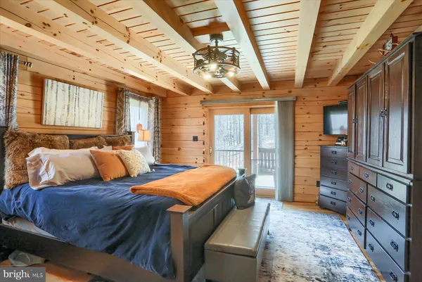 $1,399,500 | 1560 Rhine Hollow Road, East Waterford, PA 17021