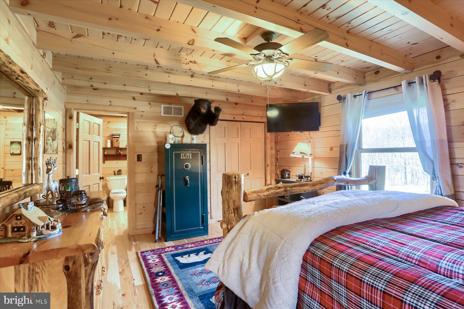 1560 Rhine Hollow Road East Waterford, PA 17021 - Photo 23 of 113 2nd Floor Bedroom 3 View 1