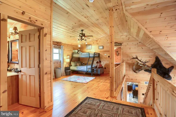 $1,399,500 | 1560 Rhine Hollow Road, East Waterford, PA 17021