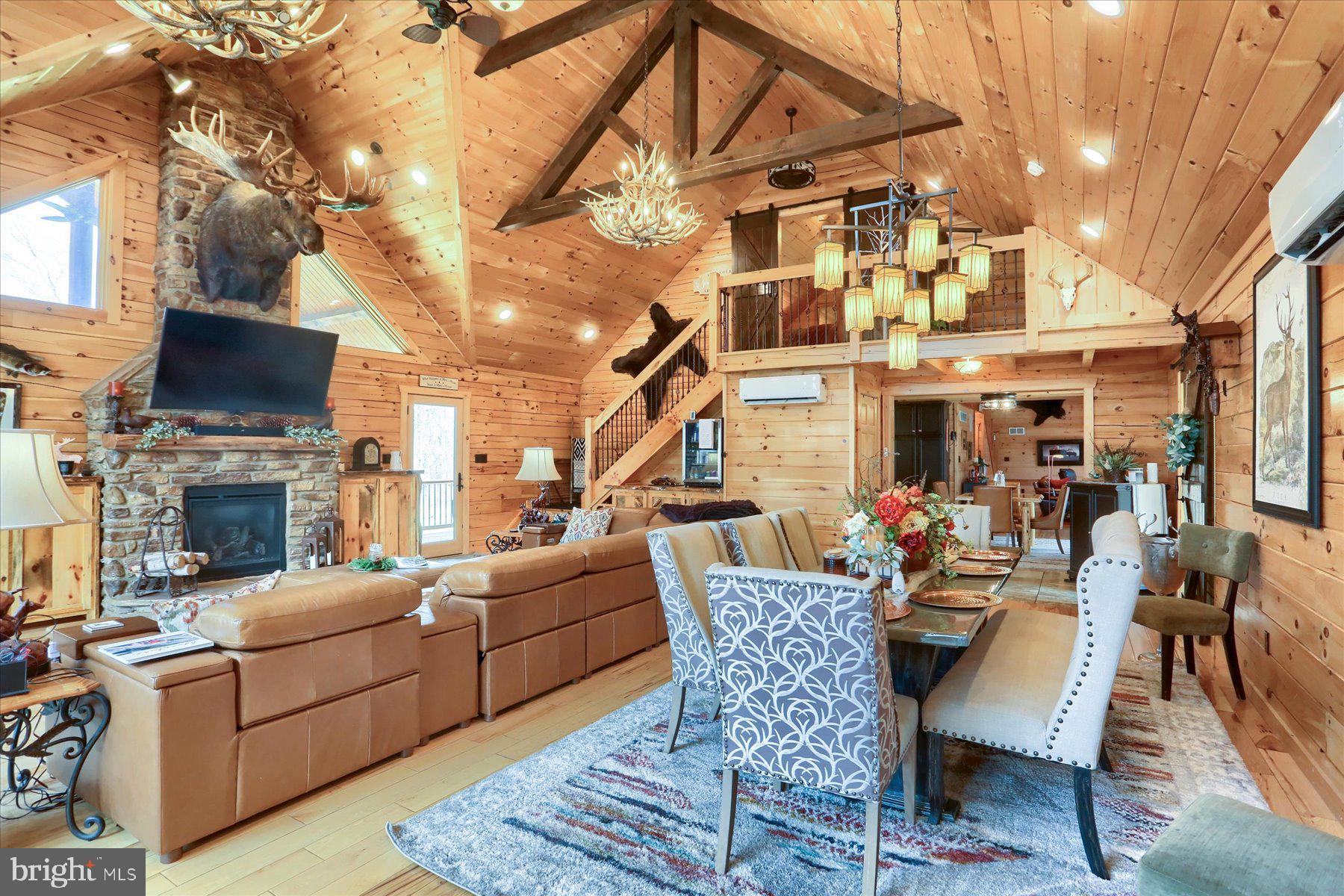 1560 Rhine Hollow Road East Waterford, PA 17021 - Photo 33 of 113 Great Room View 4 Main Floor