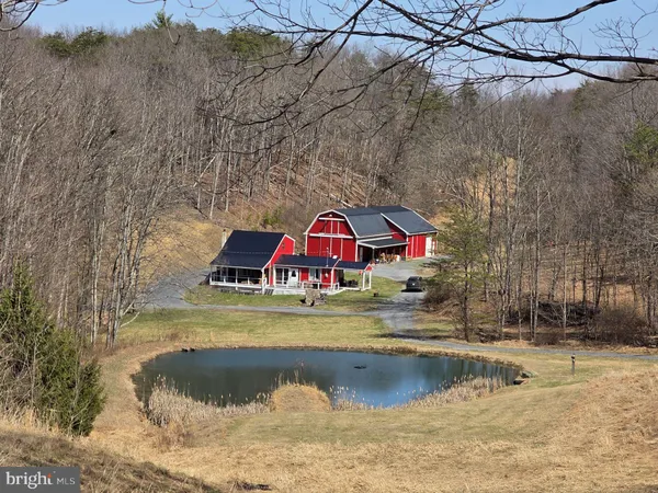 $1,399,500 | 1560 Rhine Hollow Road, East Waterford, PA 17021