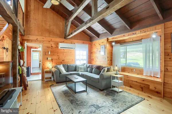 $1,399,500 | 1560 Rhine Hollow Road, East Waterford, PA 17021