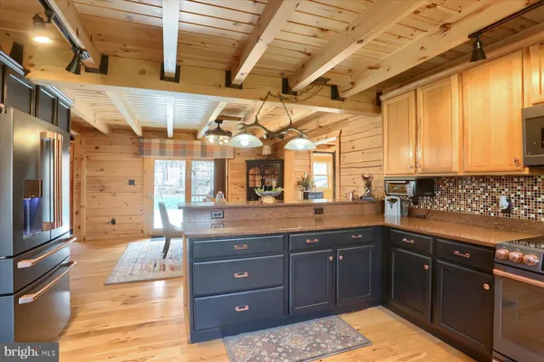 $1,399,500 | 1560 Rhine Hollow Road, East Waterford, PA 17021